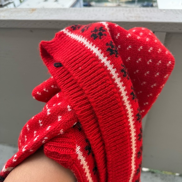 Dale of Norway Christmas Reindeer Black white red Sweater size small 40 - Picture 13 of 13